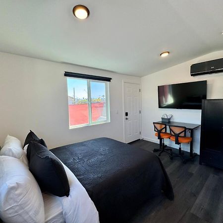 Your Downtown Cozy Studio With Backyard Unit C フェニックス エクステリア 写真