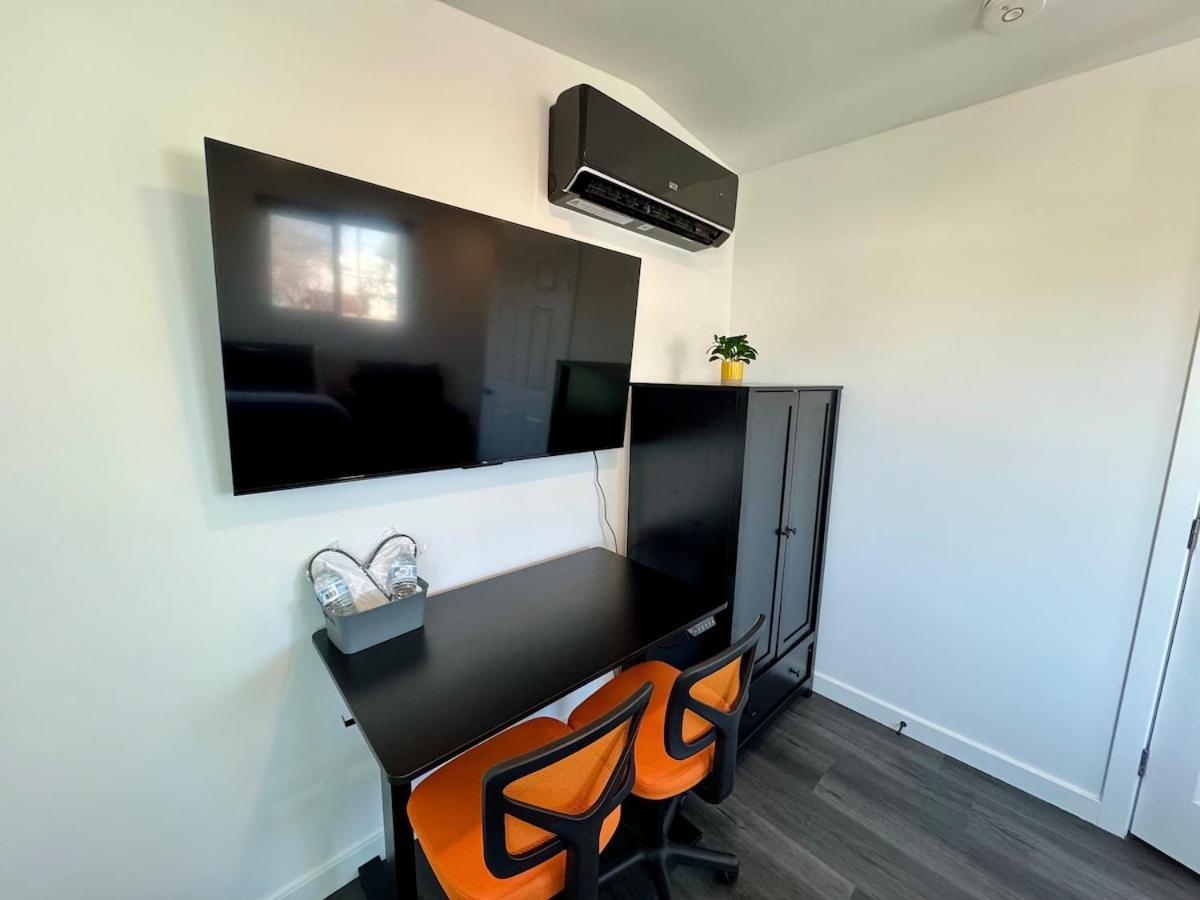 Your Downtown Cozy Studio With Backyard Unit C フェニックス エクステリア 写真