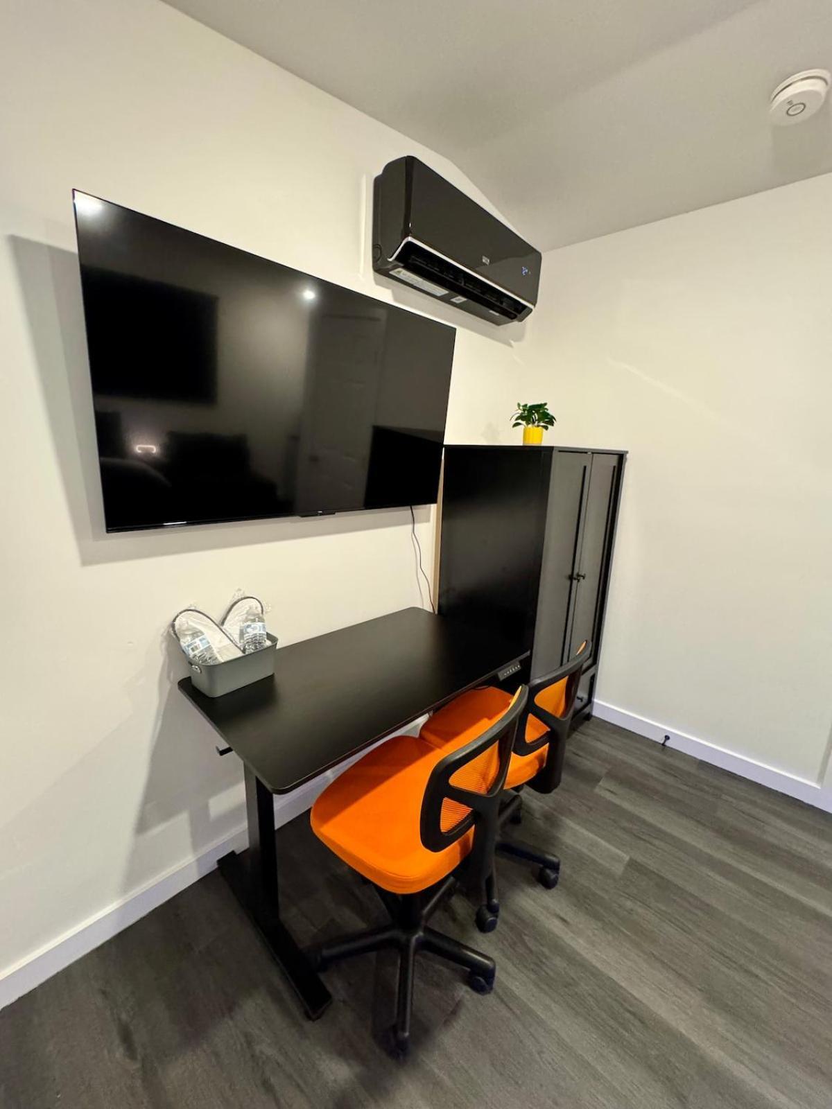 Your Downtown Cozy Studio With Backyard Unit C フェニックス エクステリア 写真