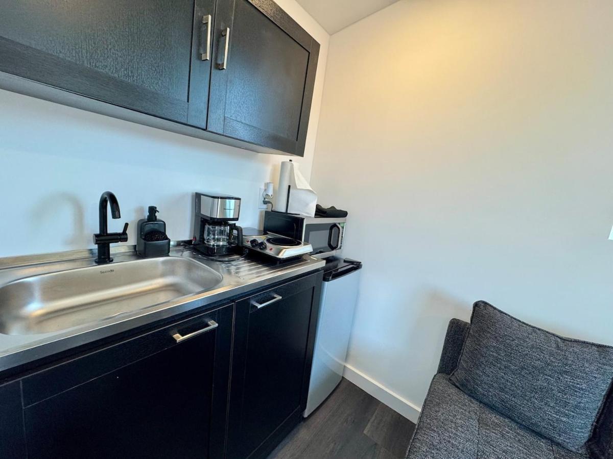 Your Downtown Cozy Studio With Backyard Unit C フェニックス エクステリア 写真
